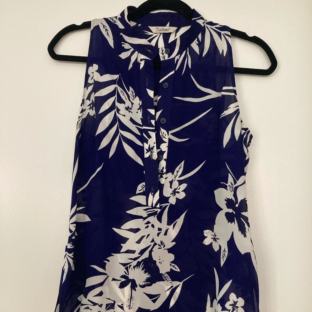 Tucker Silk Floral Blouse Size XXS